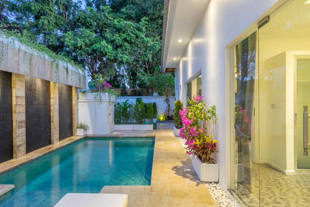stunning pool sanur villas